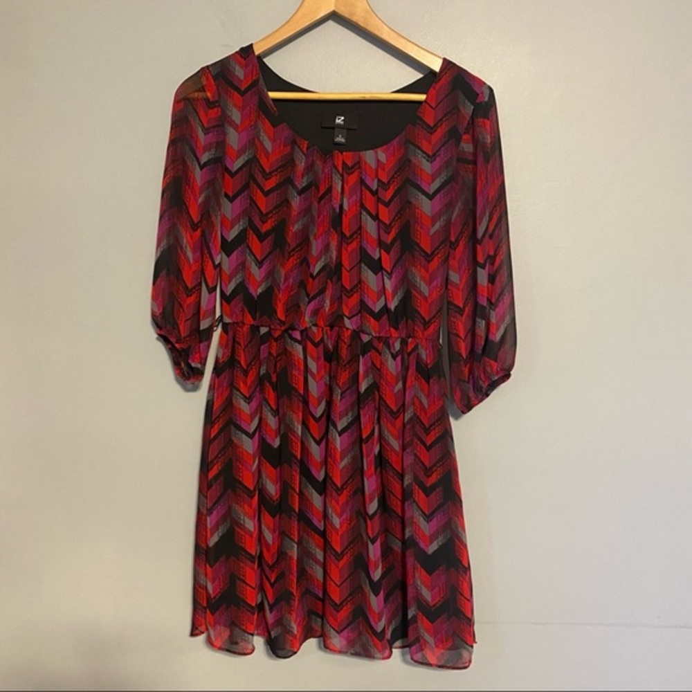 iZ Byer geometric shape dress with elastic waist and 3/4 light sleeves sz S